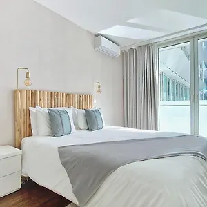 https://la-vie-en-roseheart-of-funchal.madeira-islandshotels.com